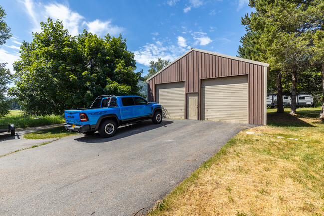 Building Photo - 2807 N Ogden Canyon Rd