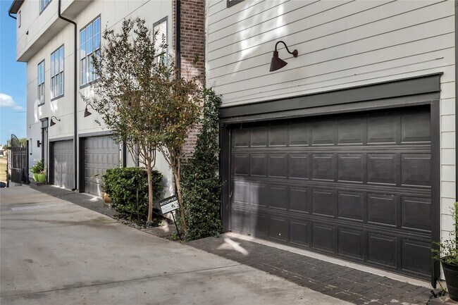 Foto del edificio - 4128 Willowbend Blvd