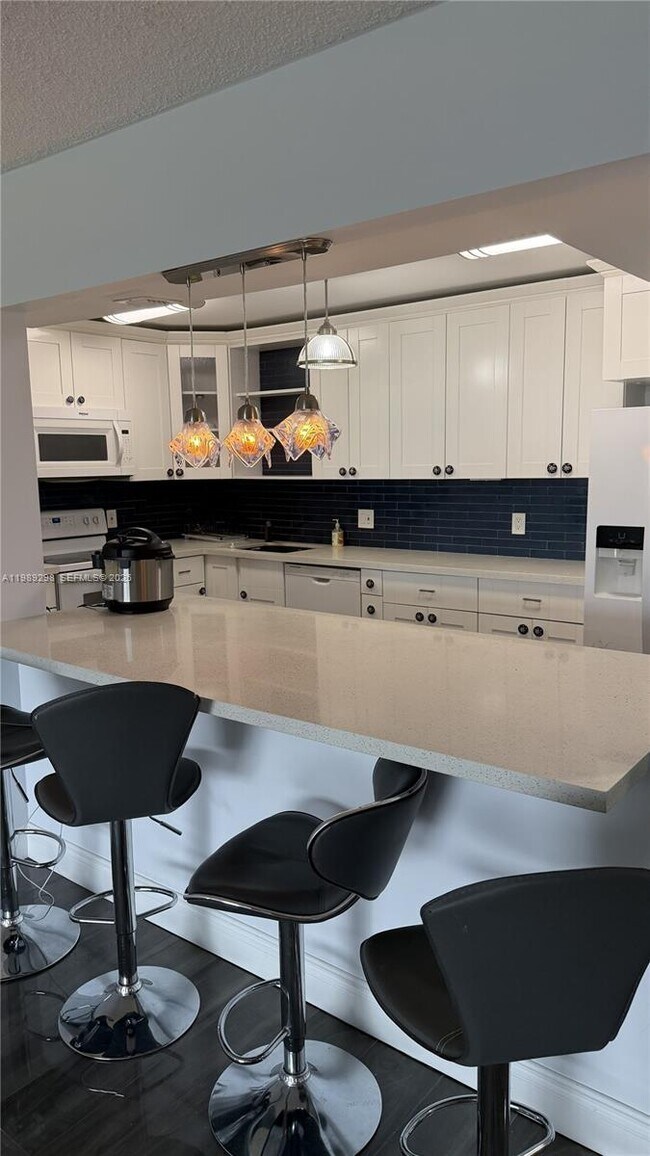 Foto del edificio - 2681 S Course Dr