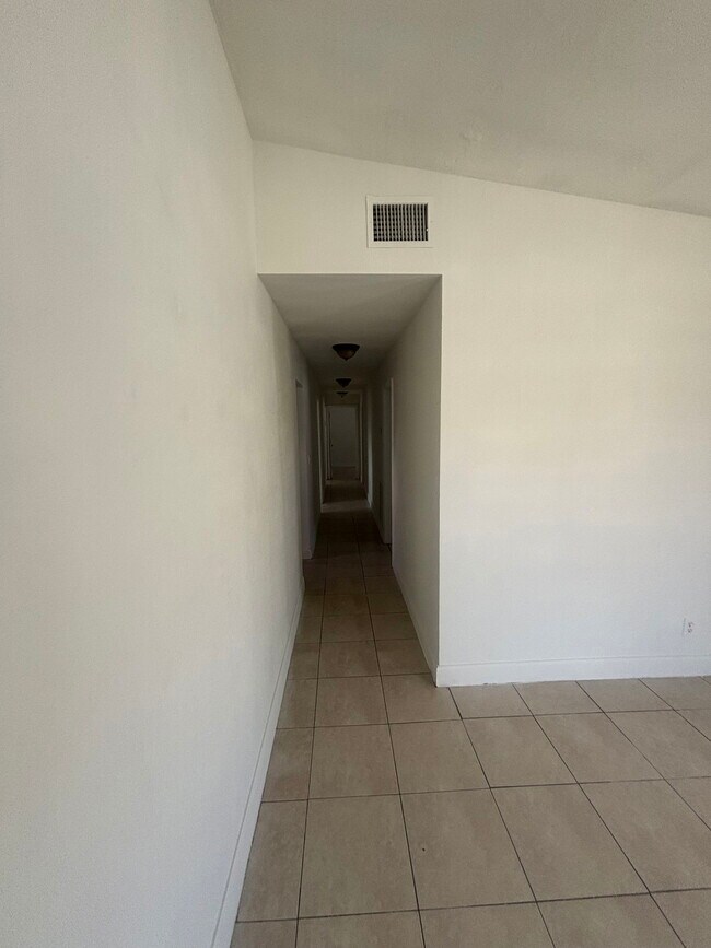 Foto del edificio - 2325 Hope St
