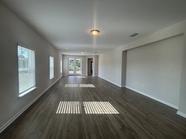 Foto del edificio - 137 Nighthawk Ln