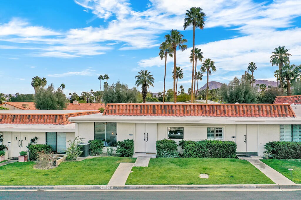 Primary Photo - 45800 Ocotillo Dr