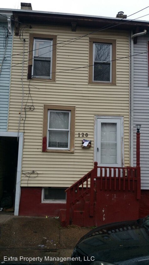 Foto principal - 2 br, 1 bath House - 120 E Trenton Ave