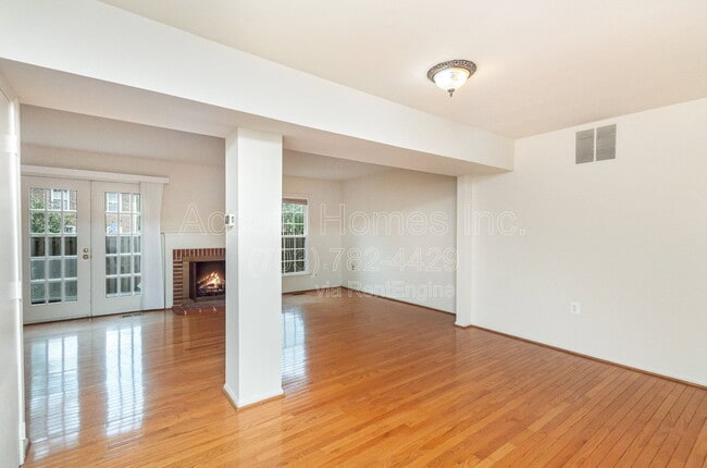 Building Photo - 2514 S Arlington Mill Dr