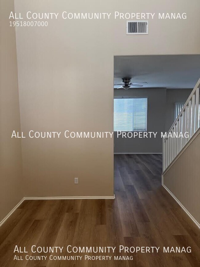 Foto del edificio - 42176 Chestnut Dr