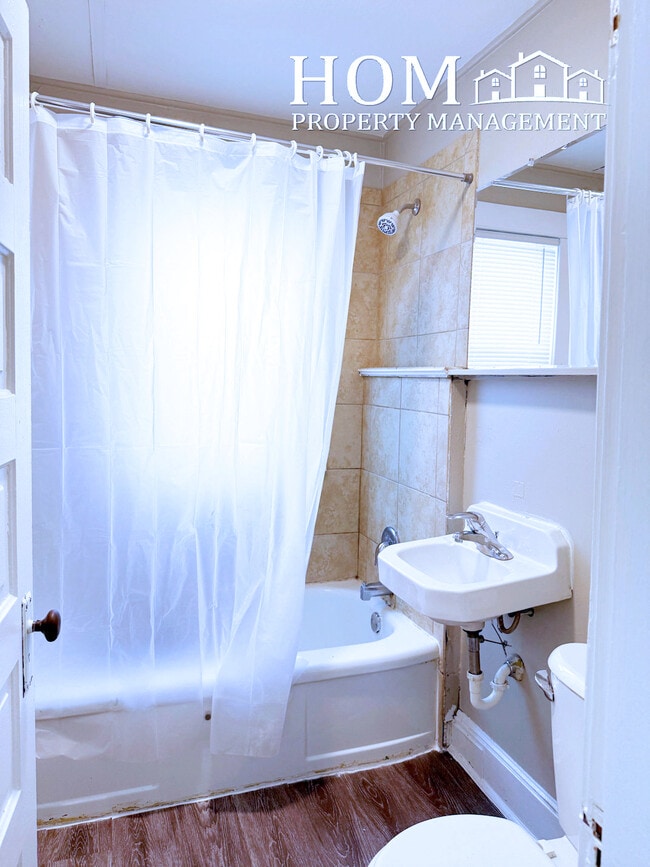 Building Photo - 110 Bradley St