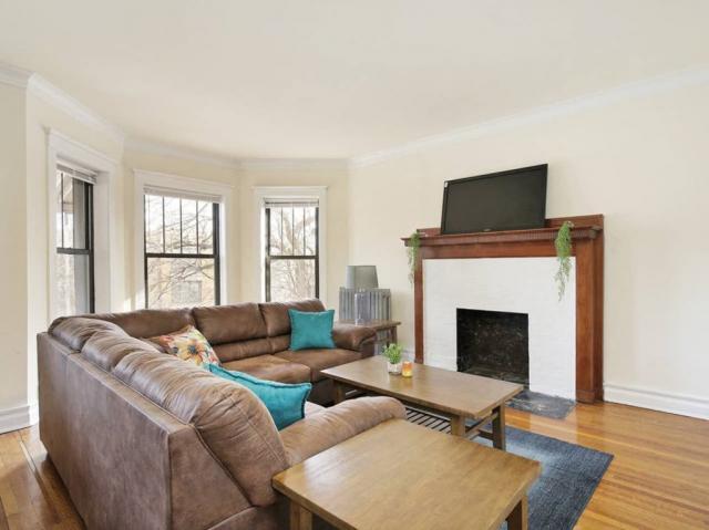 Building Photo - 4 bedroom in CHICAGO IL 60615
