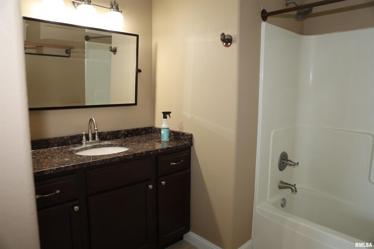 Foto principal - 1015 Mallard Way