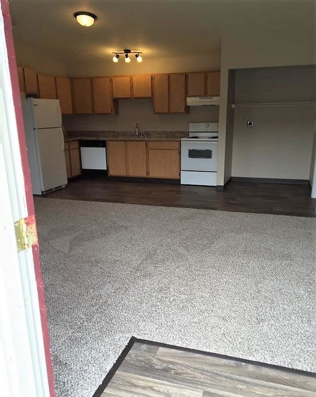 Building Photo - Oak Valley Apartments