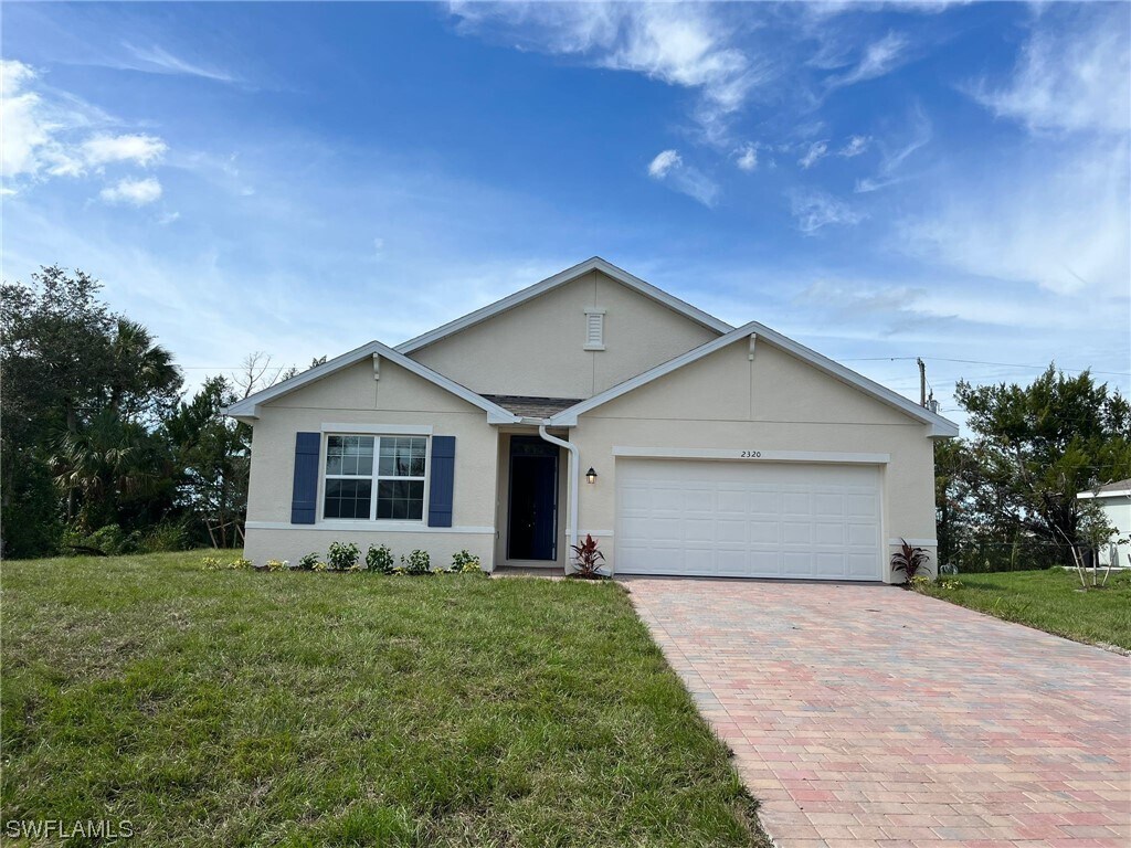 Foto principal - 2320 Thurlow St