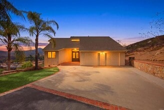 Building Photo - 13705 Abell Dr