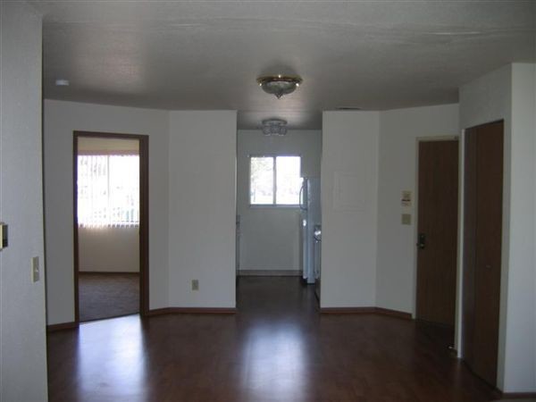 Building Photo - 2 br, 1 bath Apartment - Ridgeview