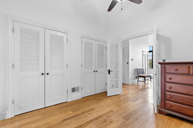 Building Photo - 300 Communipaw Ave