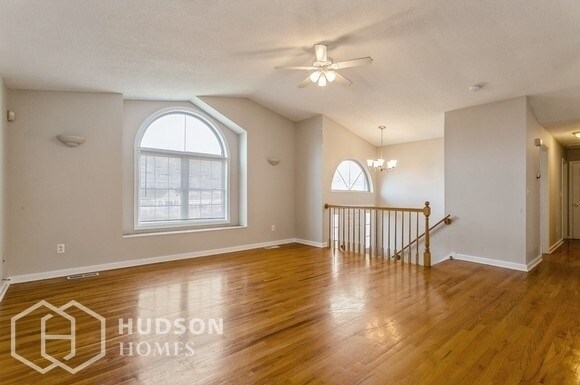 Building Photo - NOW AVAILABLE! 15 French Ave, East Haven, ...