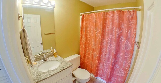 Foto del edificio - One Block from KSU Campus + Pet Friendly +...