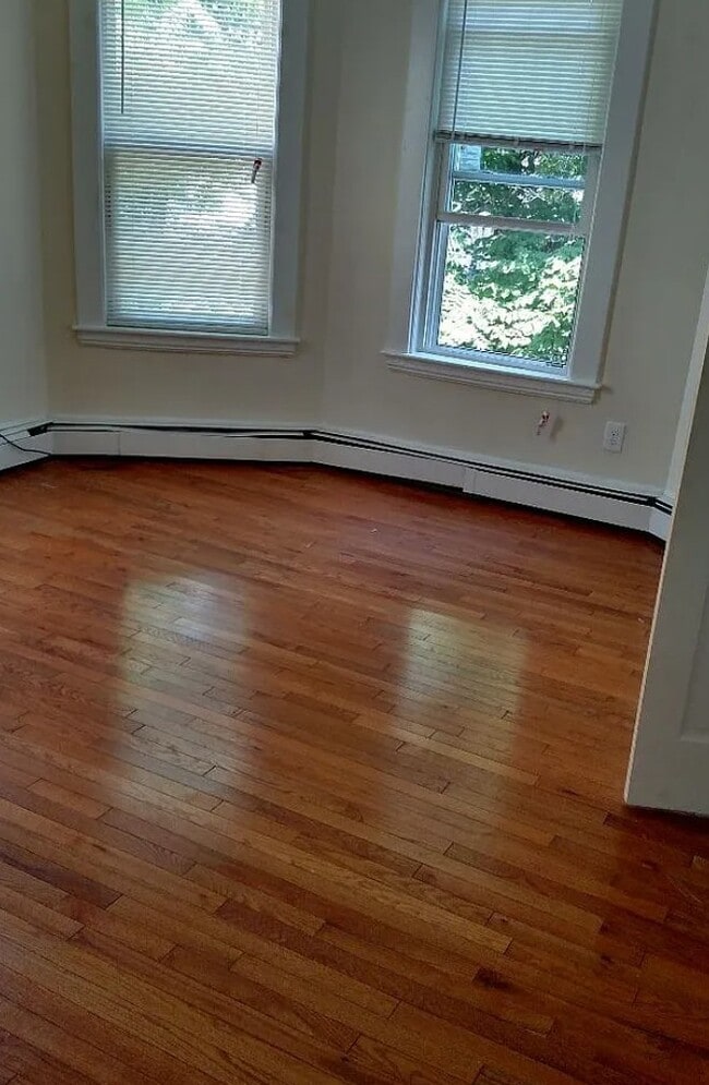 Foto del edificio - 17 Parker Hill Ave