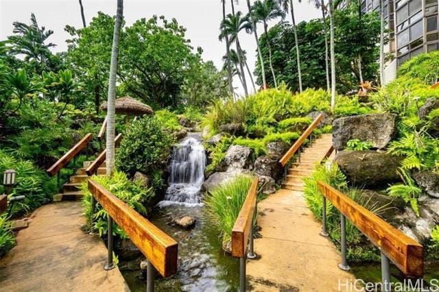 Foto del edificio - 521 Hahaione St