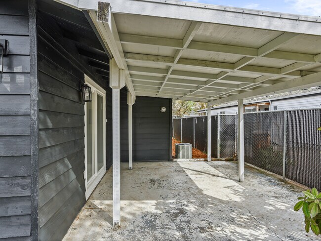 Foto del edificio - 2221 NE 9th Ave