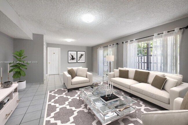 Foto del edificio - 2368 SW 32nd Ave