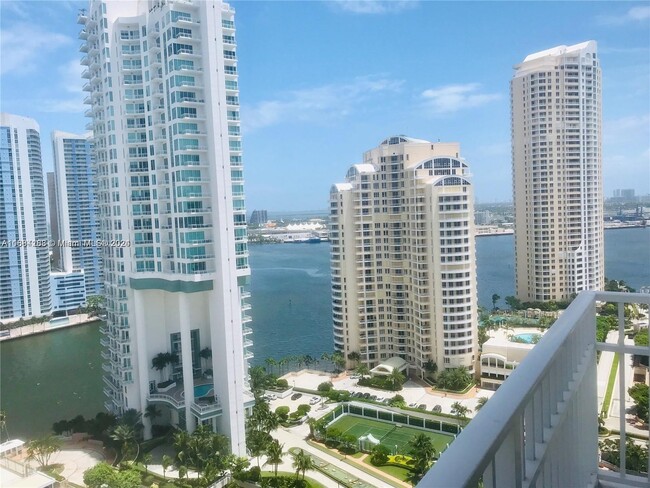 Foto del edificio - 701 Brickell Key Blvd