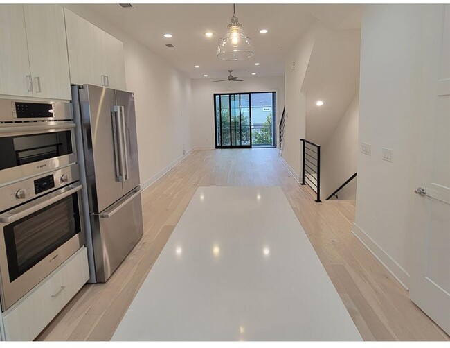 Building Photo - 3807 Threadgill St