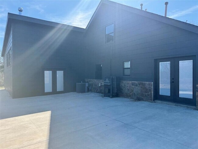 Foto del edificio - 353112 E 860 Rd