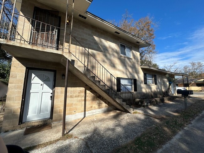 Photo - 2150 Saxon St Apartment