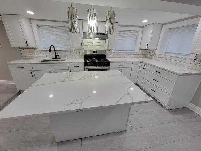 Foto del edificio - 5521 W 63rd Pl