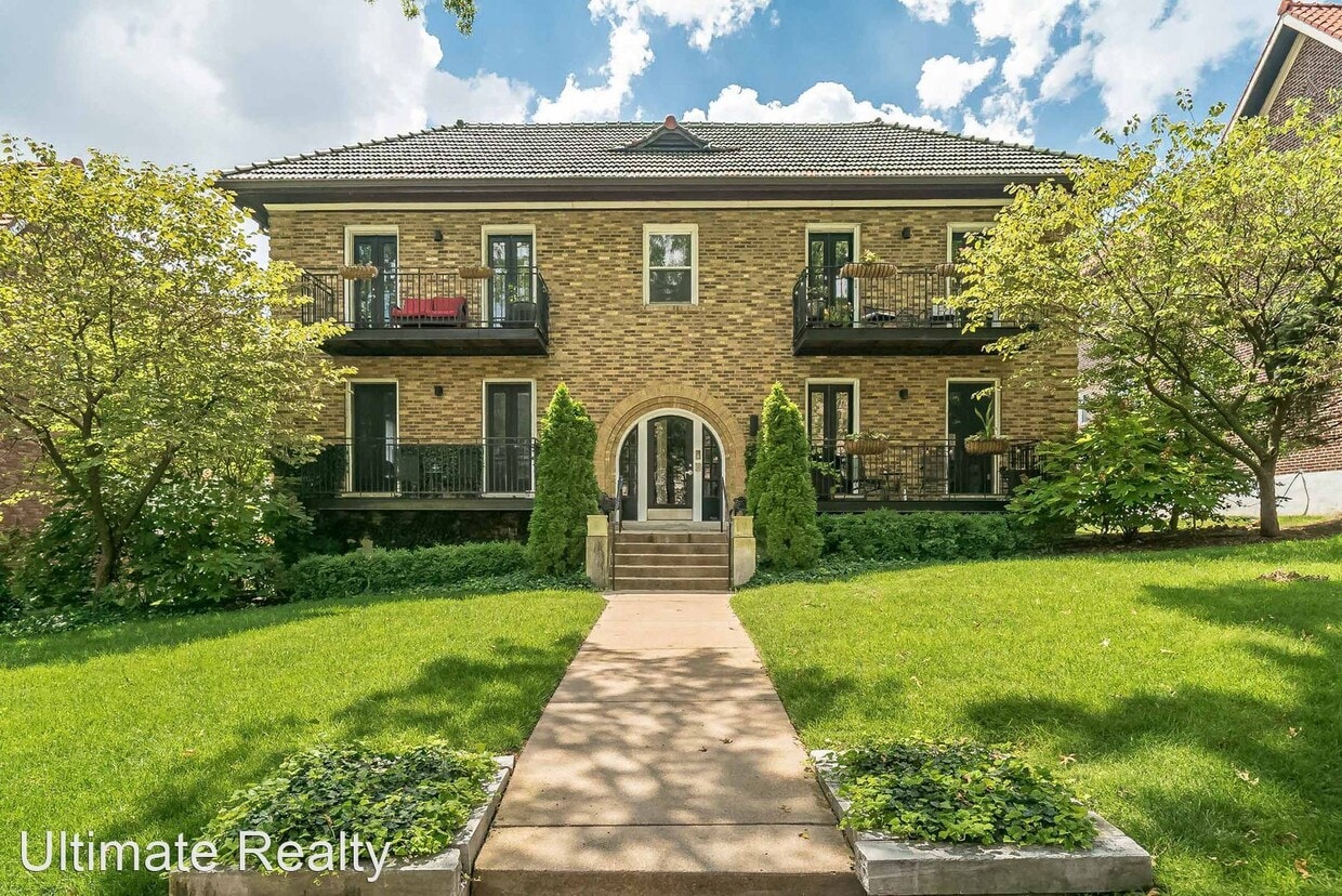 7704 Shirley Dr, Clayton, MO 63105 House Rental in Clayton, MO