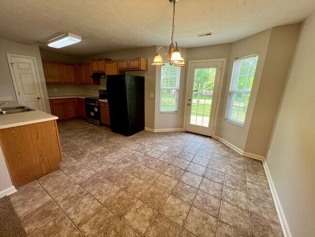 Foto del edificio - 3 Bedroom, 2.5 bath w. Garage plus Bonus, ...