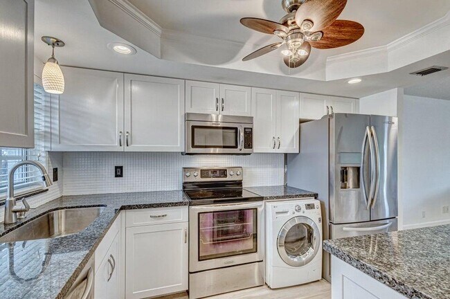 Building Photo - 1070 Sugar Sands Blvd