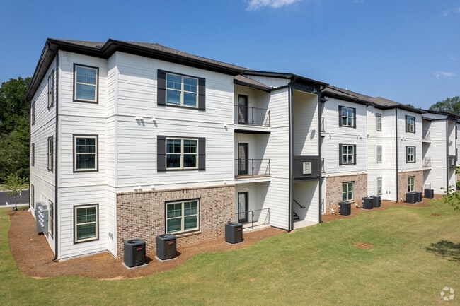 Building Photo - Pointe Grand Spartanburg