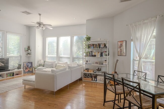 Foto del edificio - 2609 Link Rd