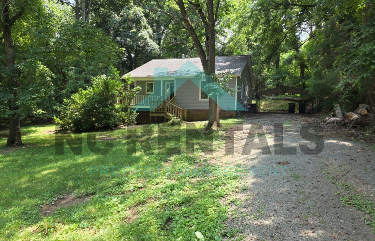 Foto principal - 4512 Rosemary Dr