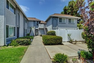 Building Photo - 9694 Pettswood Dr
