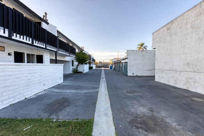 Foto del edificio - 3296 Franklin Ave