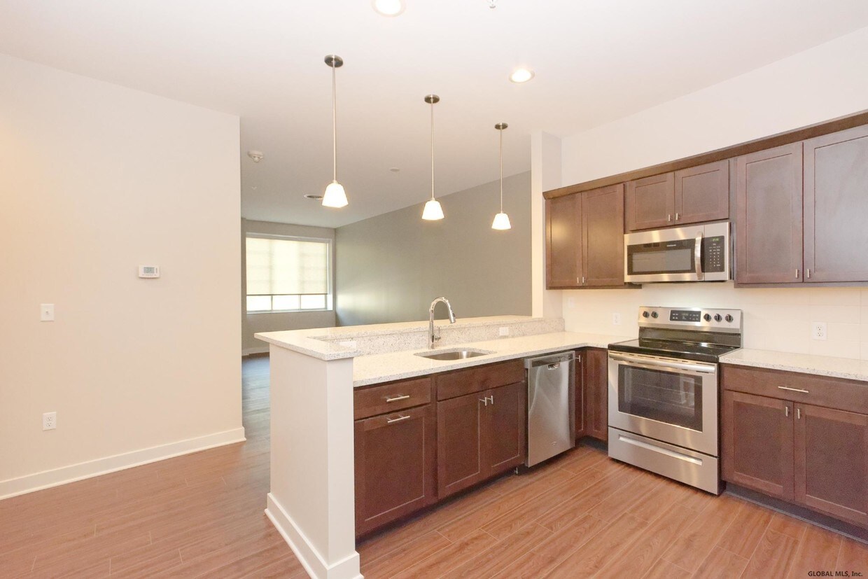101 Nott Terrace Unit Apt 107, Schenectady, NY 12308 Room for Rent in