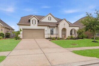 Building Photo - 21723 Albertine Dr