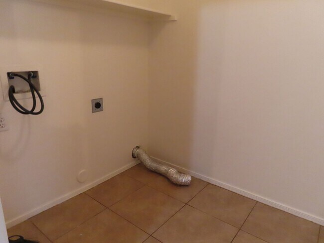 Building Photo - 2 Bedroom 1 Bath in Mesa