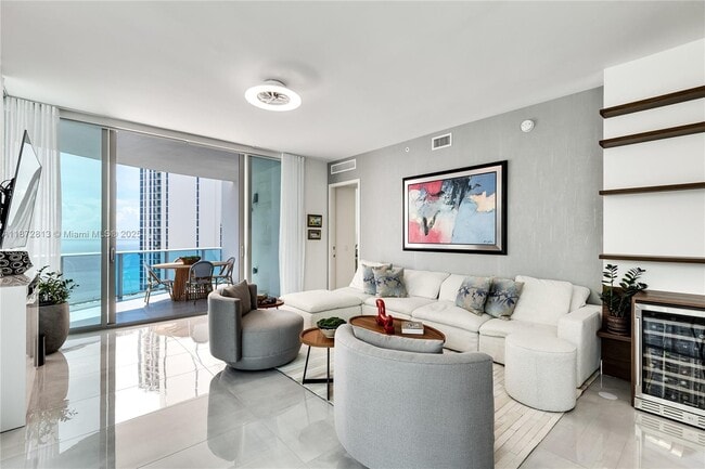 Building Photo - 17550 Collins Ave