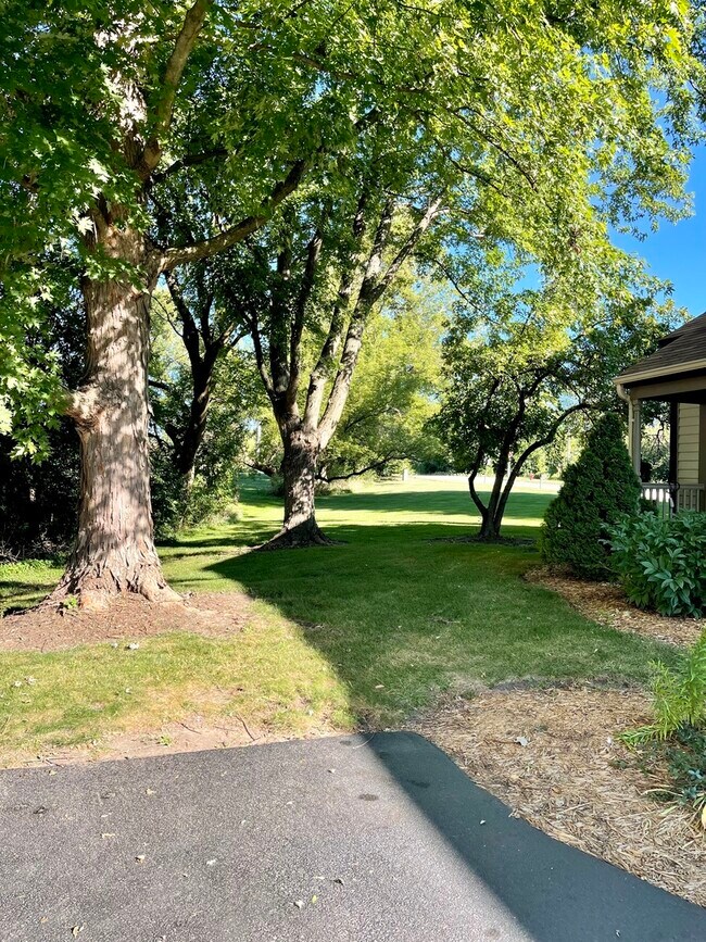 Foto del edificio - 11737 Woodcreek Dr