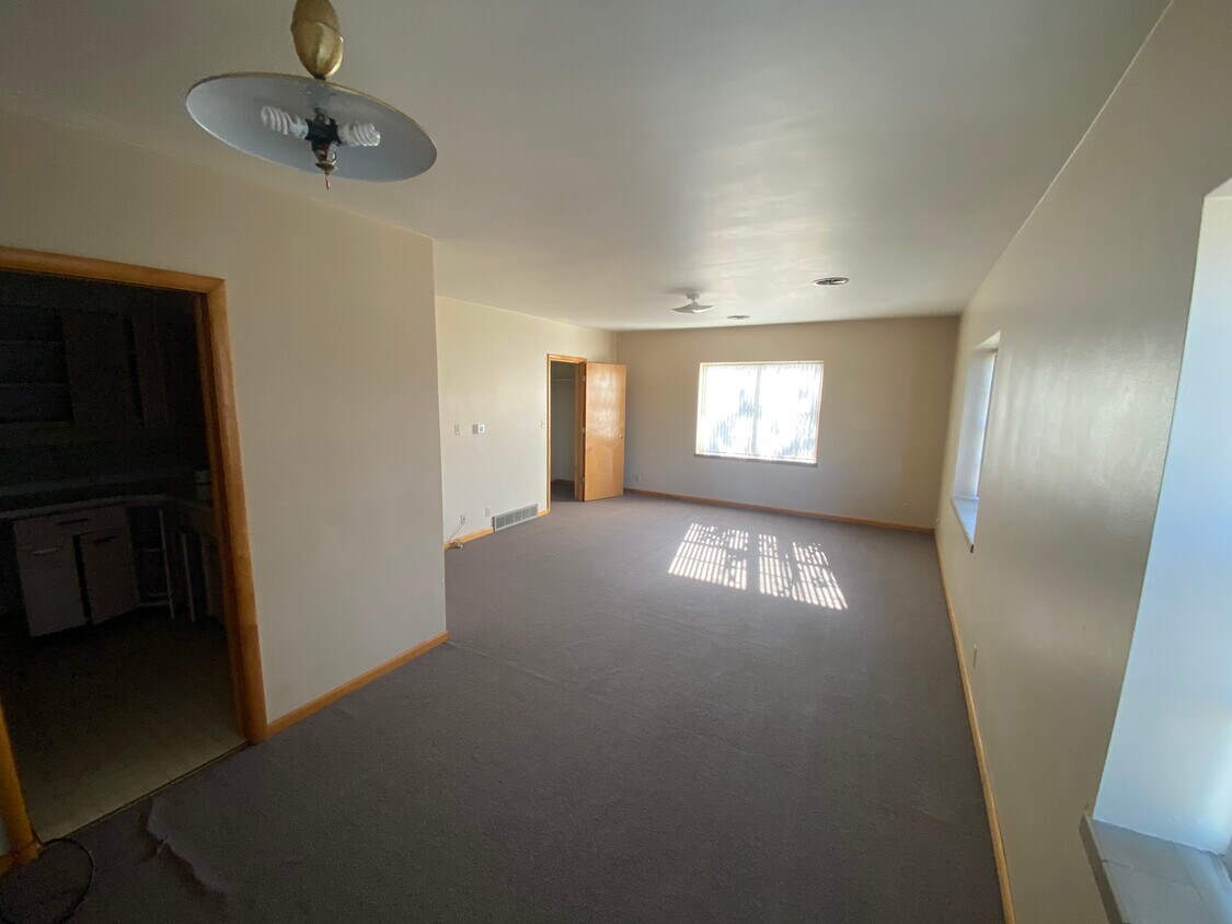 402 W Park Ave, Norfolk, NE 68701 Apartments Norfolk, NE