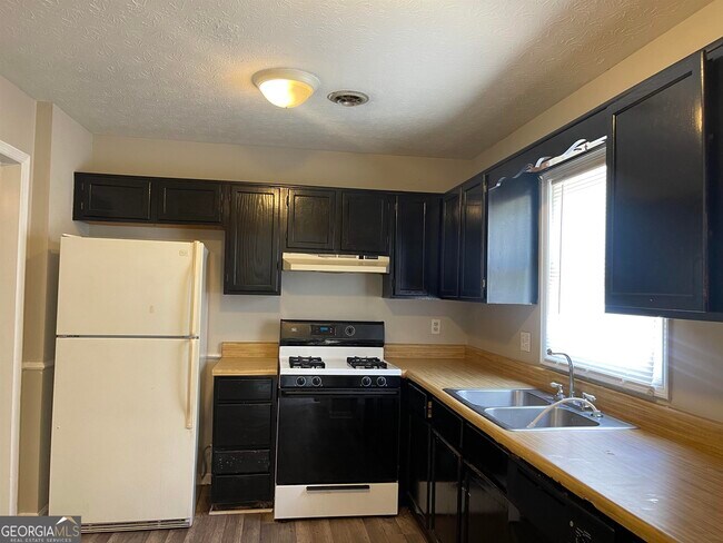 Foto del edificio - 105 Oak Hill Cir