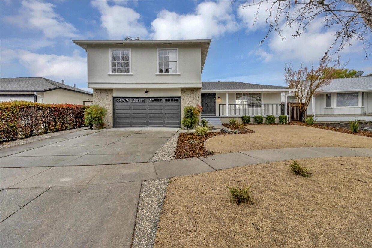 Foto principal - 4930 Birmingham Dr