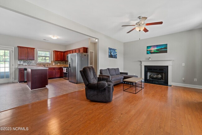 Foto del edificio - 270 Silver Hills Dr