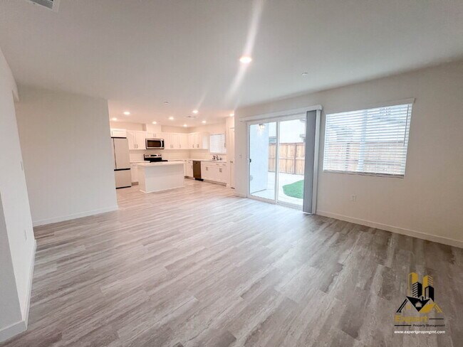 Foto del edificio - 2081 Blue Star Dr