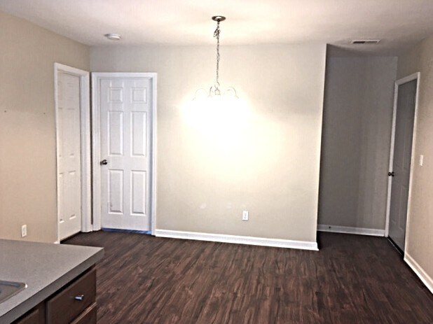 Foto del edificio - 4809 Wheatfield Dr