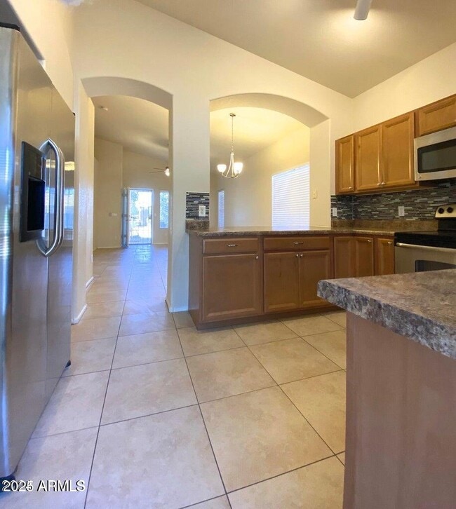 Building Photo - 2643 S 156th Ave