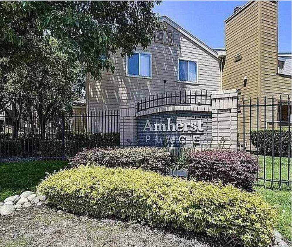Foto principal - Two Bedroom Two Bath Condominium Unit for ...