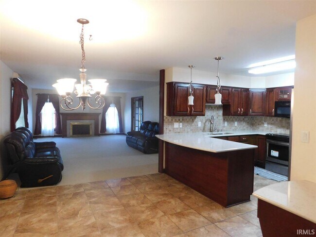 Foto del edificio - 425 Key W Dr